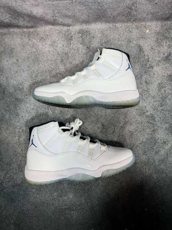 Size 8 | Jordan 11 Legend Blue No Box | Pre-Owned main image 5